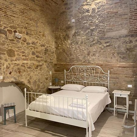 Le Volte Nel Borgo Apartment Termoli Exterior photo
